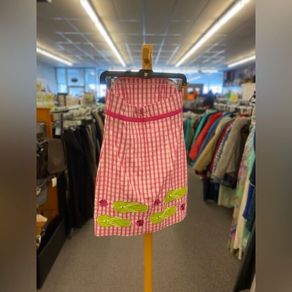 Lilly Pulitzer .Ladies 4 Gingham Print with sandals and flowers. - Picture 3 of 3